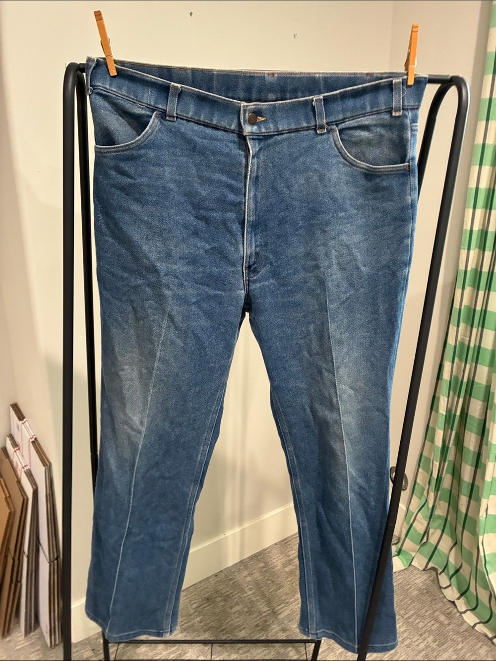 Levi's Men's Mid Blue Straight Jeans